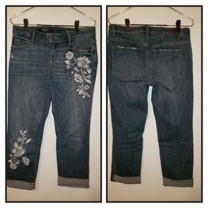 Simply Vera Vera Wang embroidered capri jeans size 4. Excellent condition